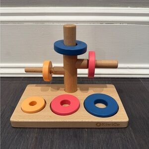 NWOT KiwiCo Colorful Wooden Fine Motor Ring Stacking Toy Infants Baby Toddlers